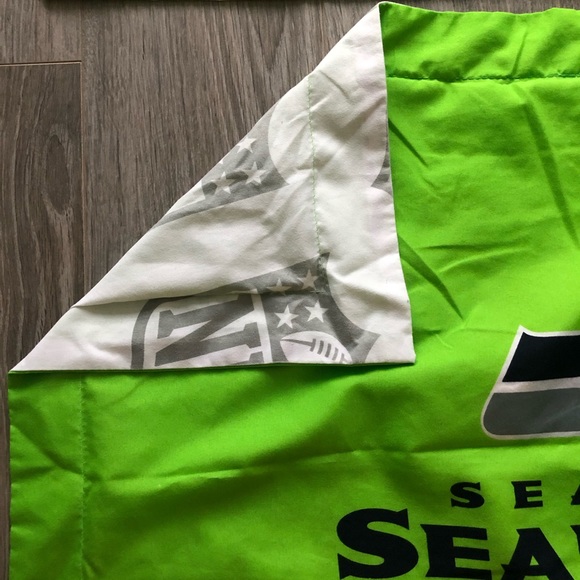 Seahawks Pillow Cases and Bed Sheet - Picture 4 of 6